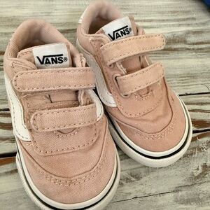 Vans Kids Blush Pink Velcro Old Skool Sneakers
